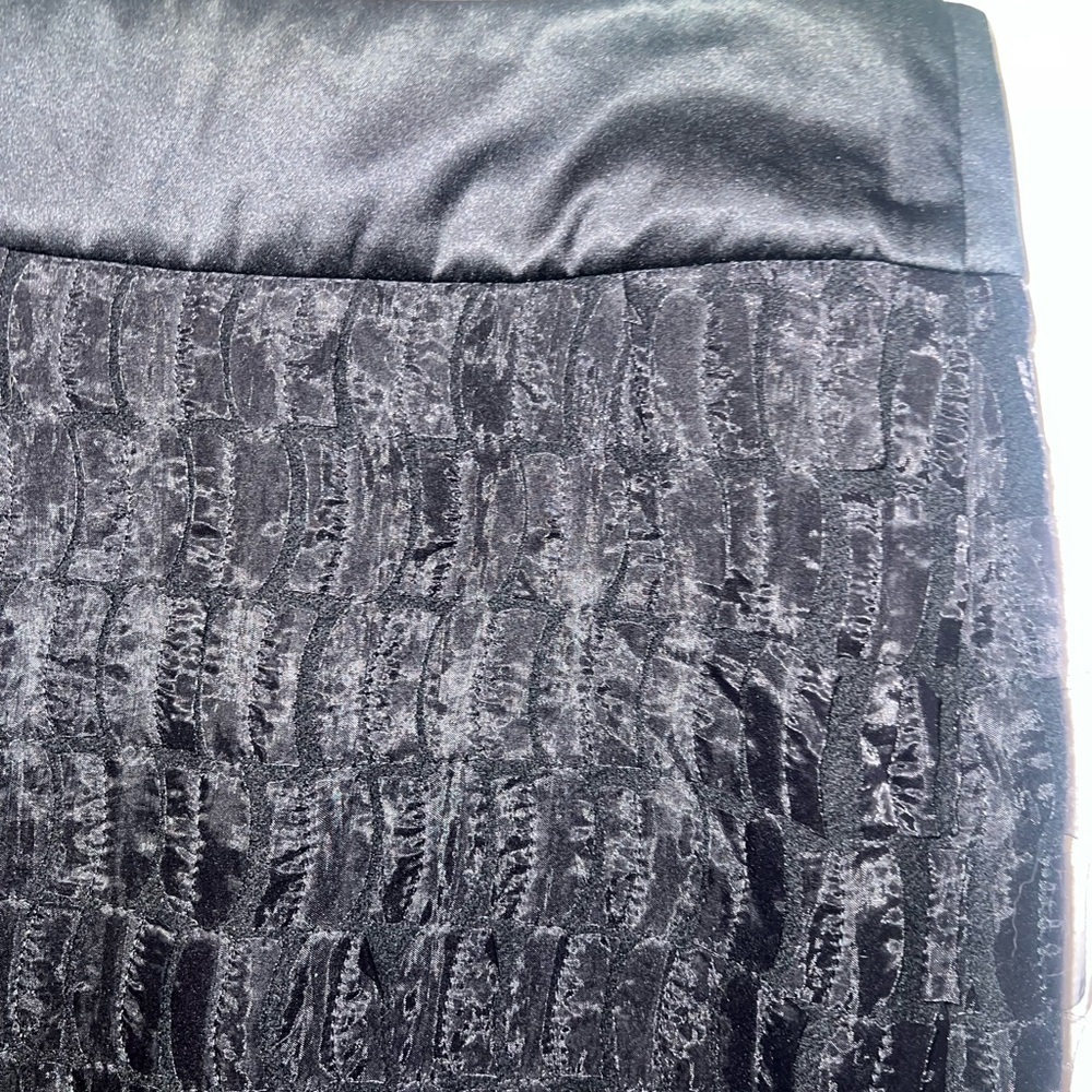 Hugo Boss Black Textured Pencil Skirt - Picture 3 of 8
